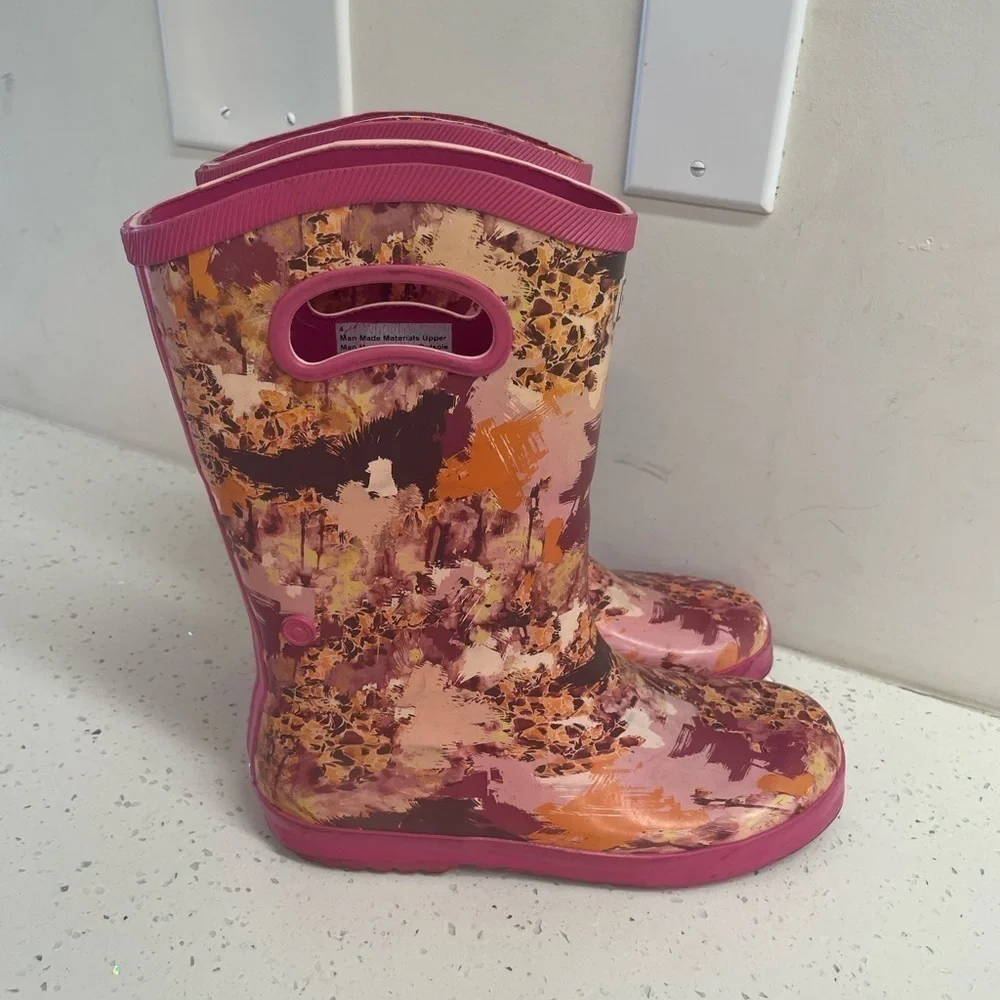 Hunter x Target floral pink rubber rain boots 4Y/ women’s 5.5